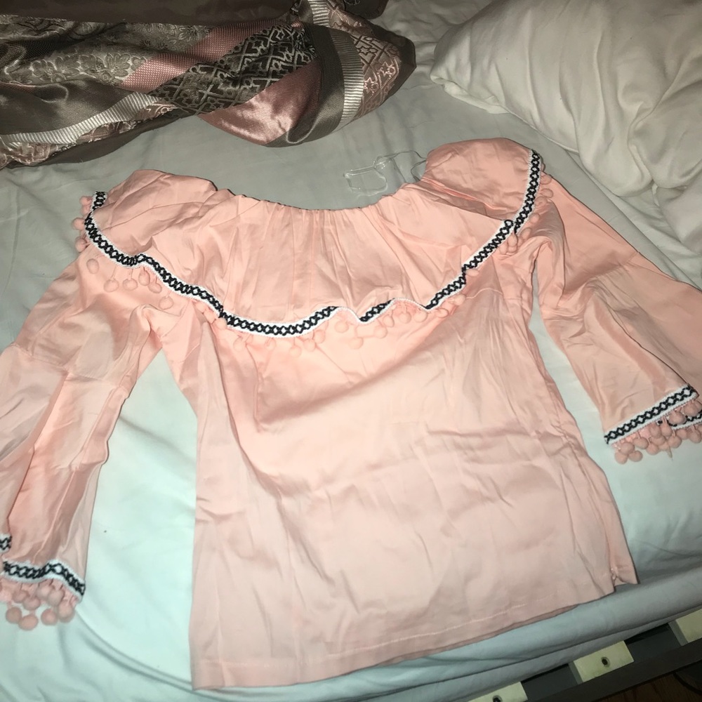 Beautiful Top - Picture 2 of 7